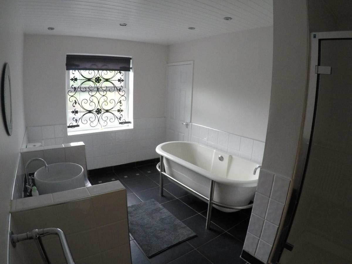 The Boathouse Wylam Hotel ภายนอก รูปภาพ